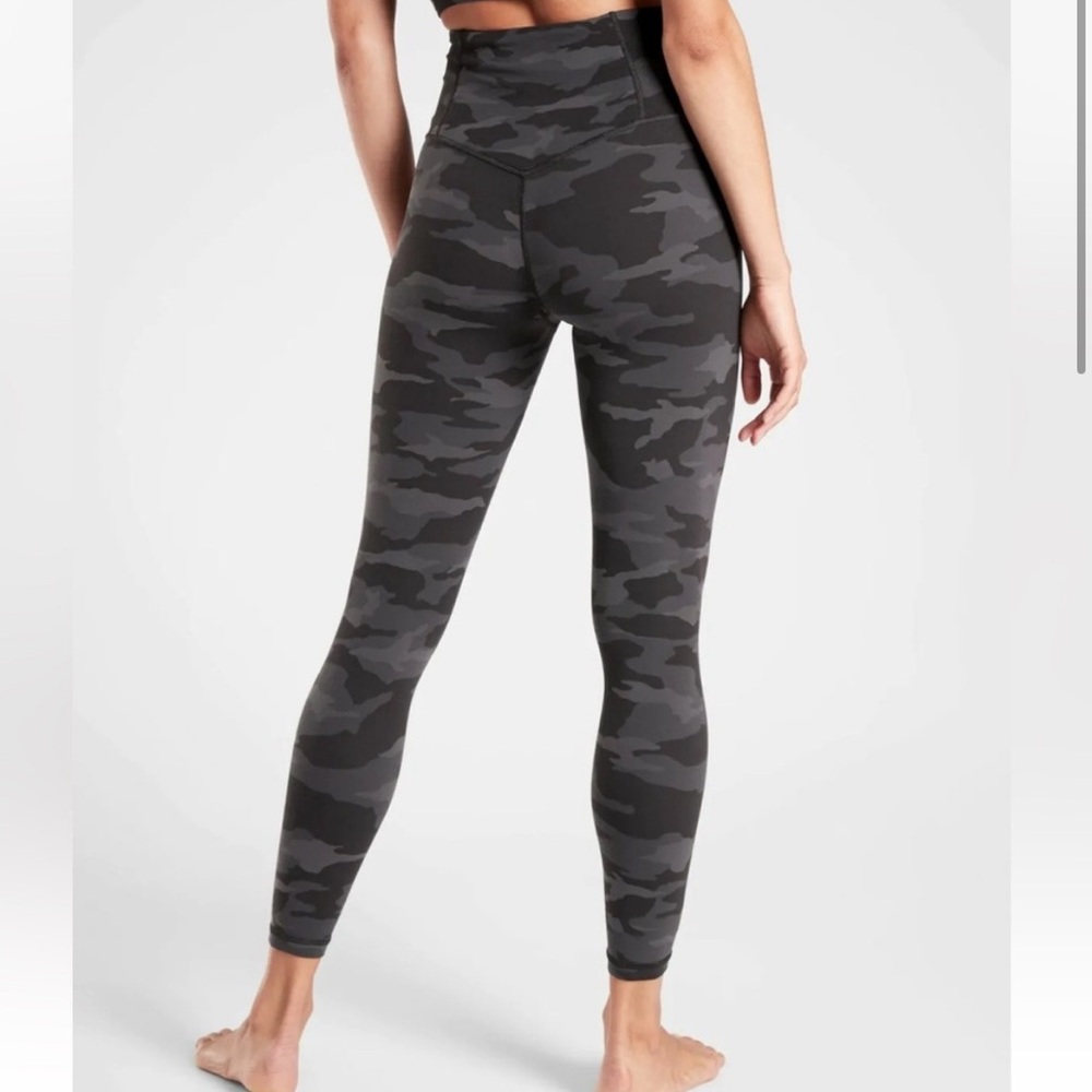 Athleta Black & Grey Camo Elation 7/8 Tight Leggings